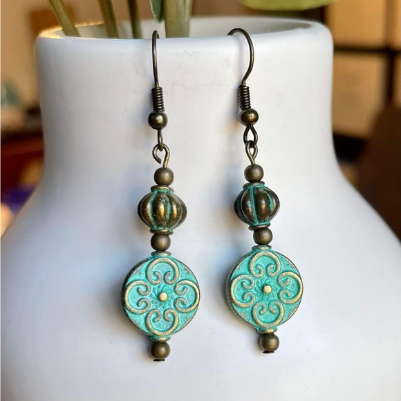 Beautiful earrings - Picture 1 of 1